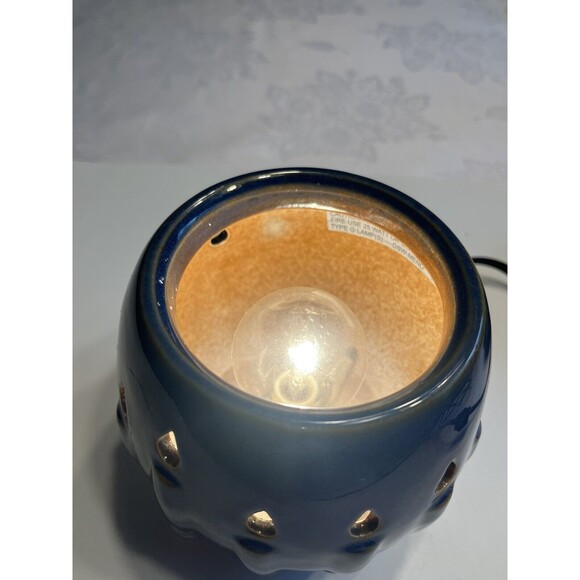 Scentsy Hanukkah Menorah Blue Ceramic Wax Warmer Full Size Retired Tested - Picture 3 of 15